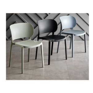 CHAISE RESINE LALY