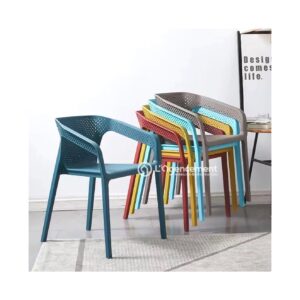CHAISE RESINE LILAS